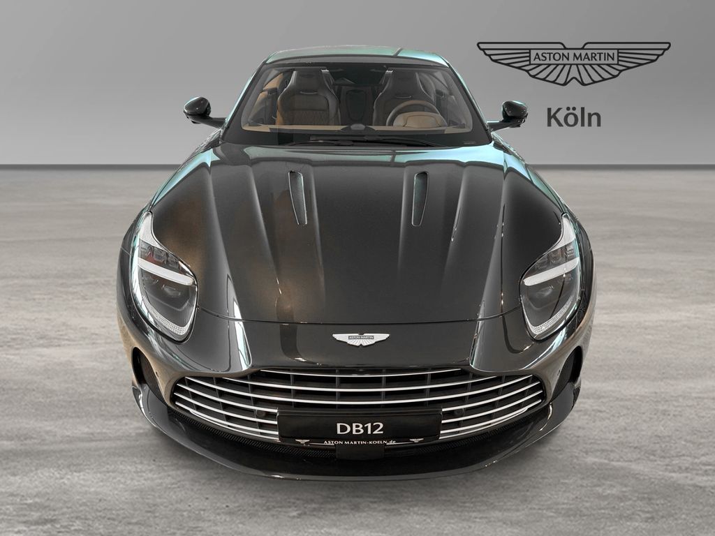 Aston Martin DB12 2024