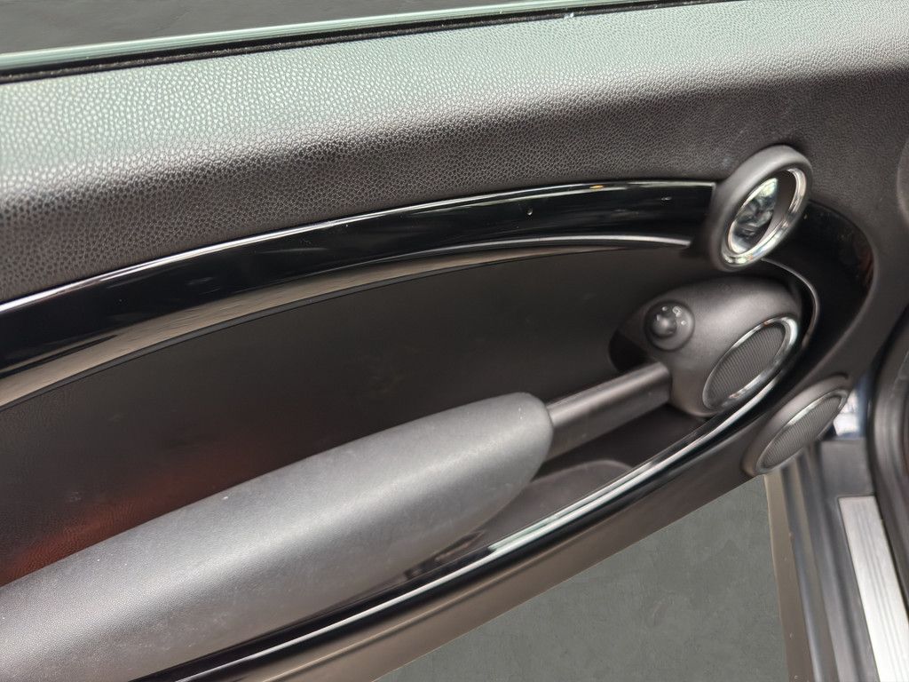 MINI Cooper Cabrio 2012