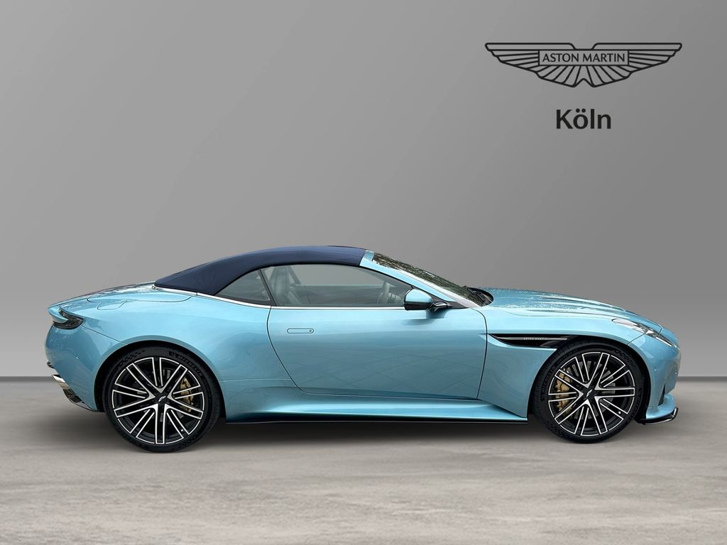 Aston Martin DB12 2024