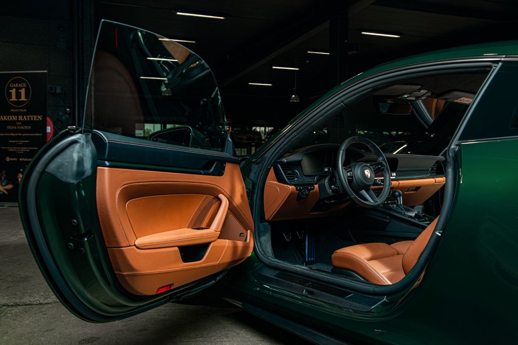 Porsche 992 2025