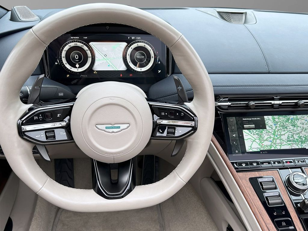 Aston Martin DB12 2024