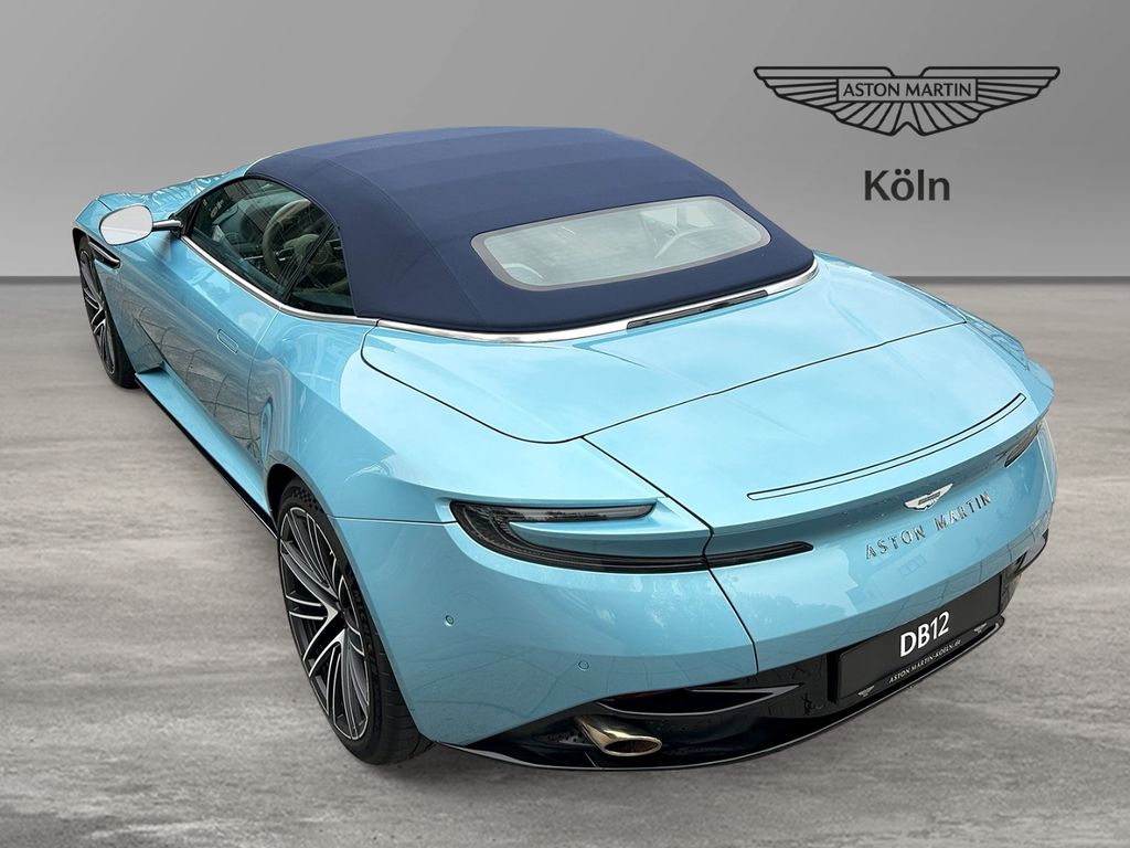 Aston Martin DB12 2024