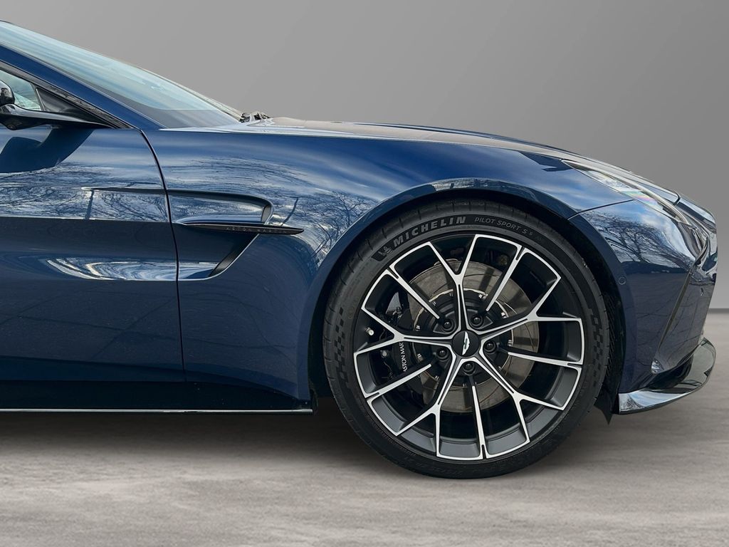 Aston Martin V8 Vantage 2024