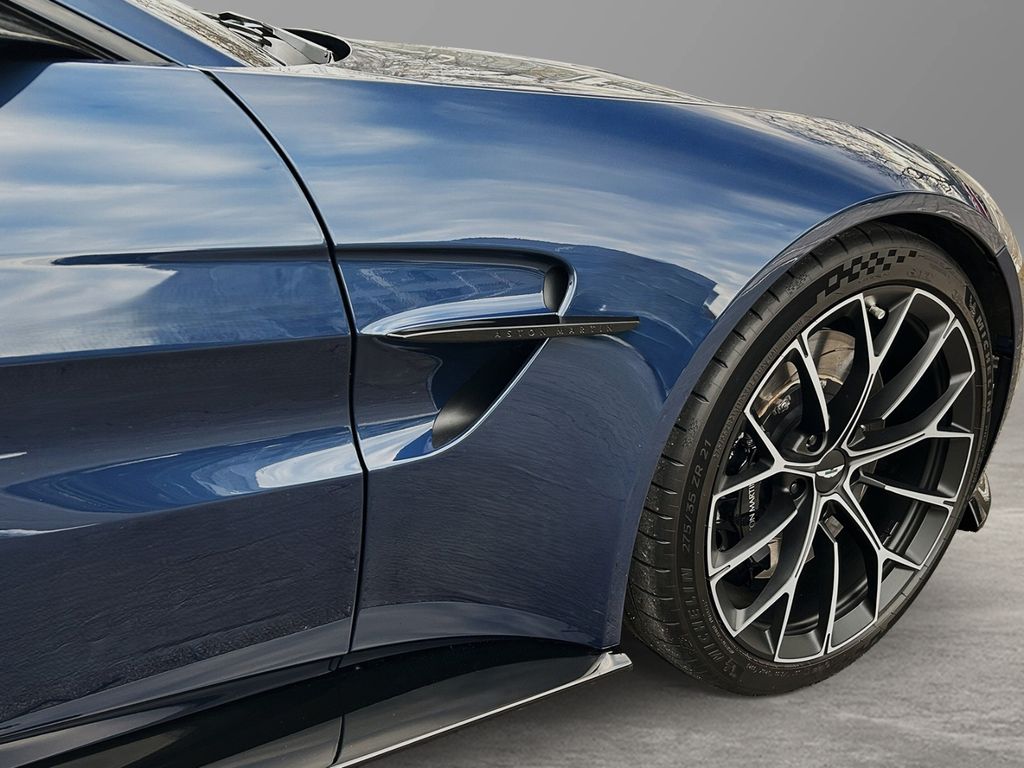 Aston Martin V8 Vantage 2024