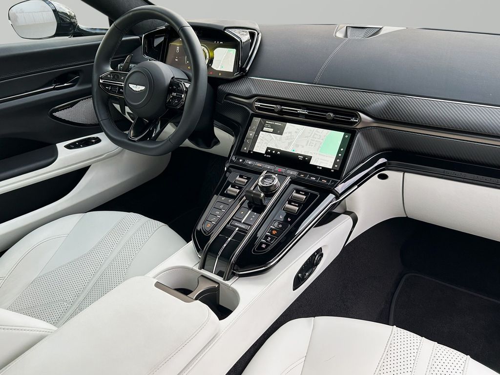 Aston Martin V8 Vantage 2024