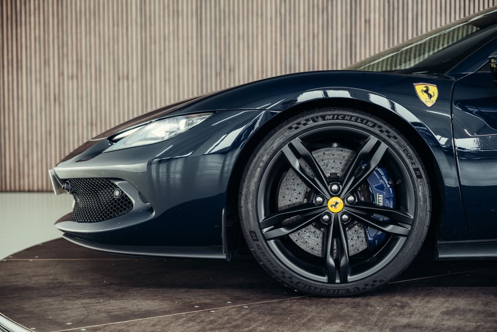 Ferrari 296 GTS 2024