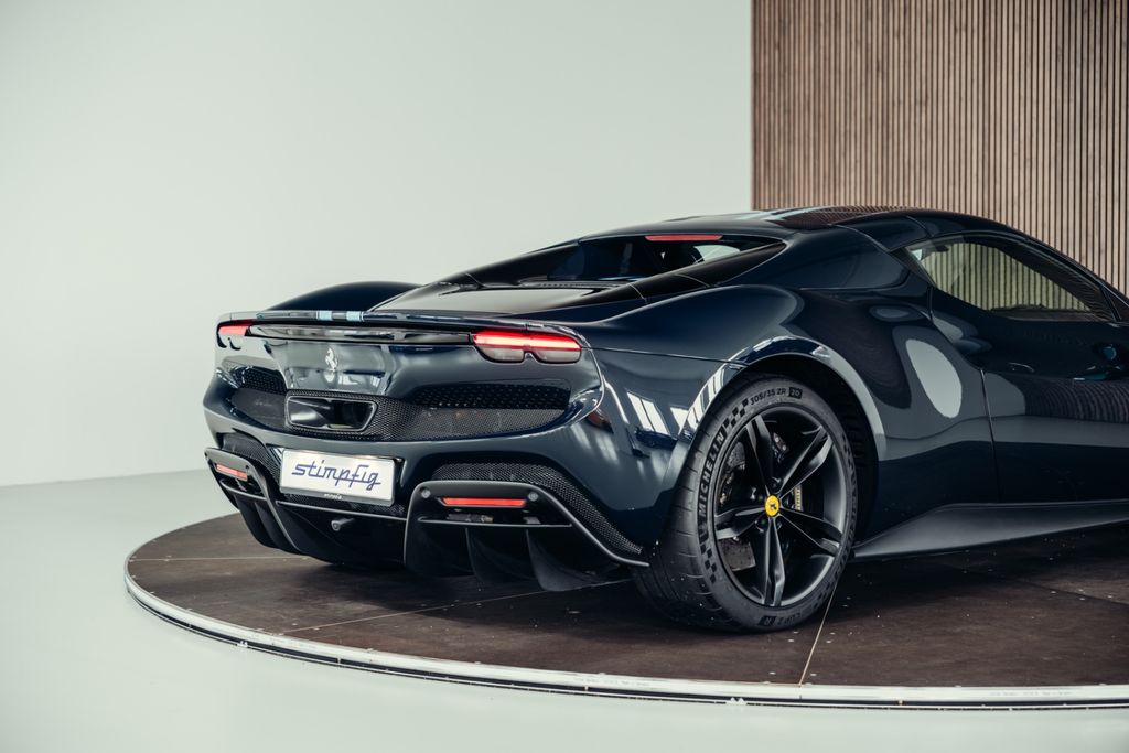 Ferrari 296 GTS 2024