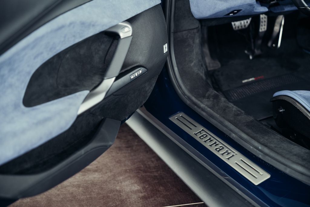 Ferrari 296 GTS 2024