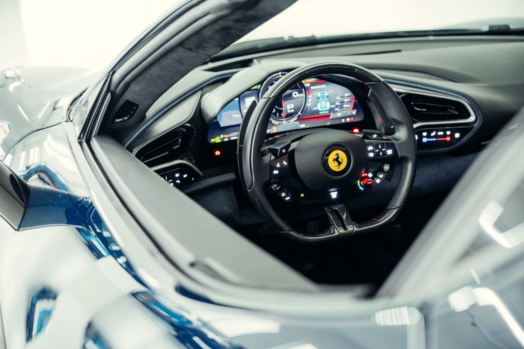 Ferrari 296 GTS 2024