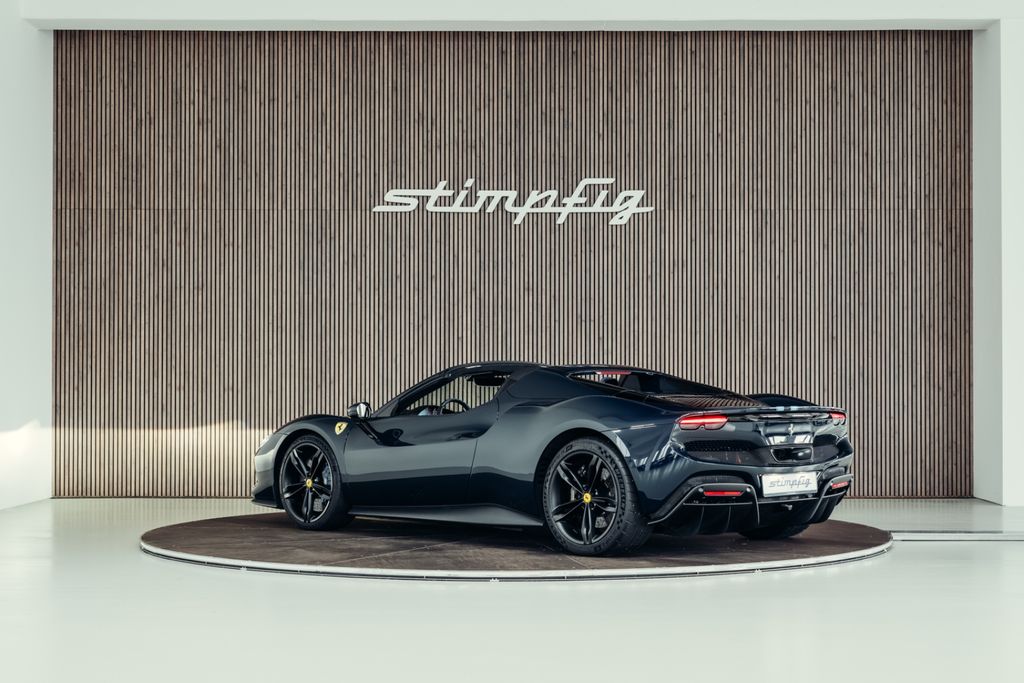 Ferrari 296 GTS 2024