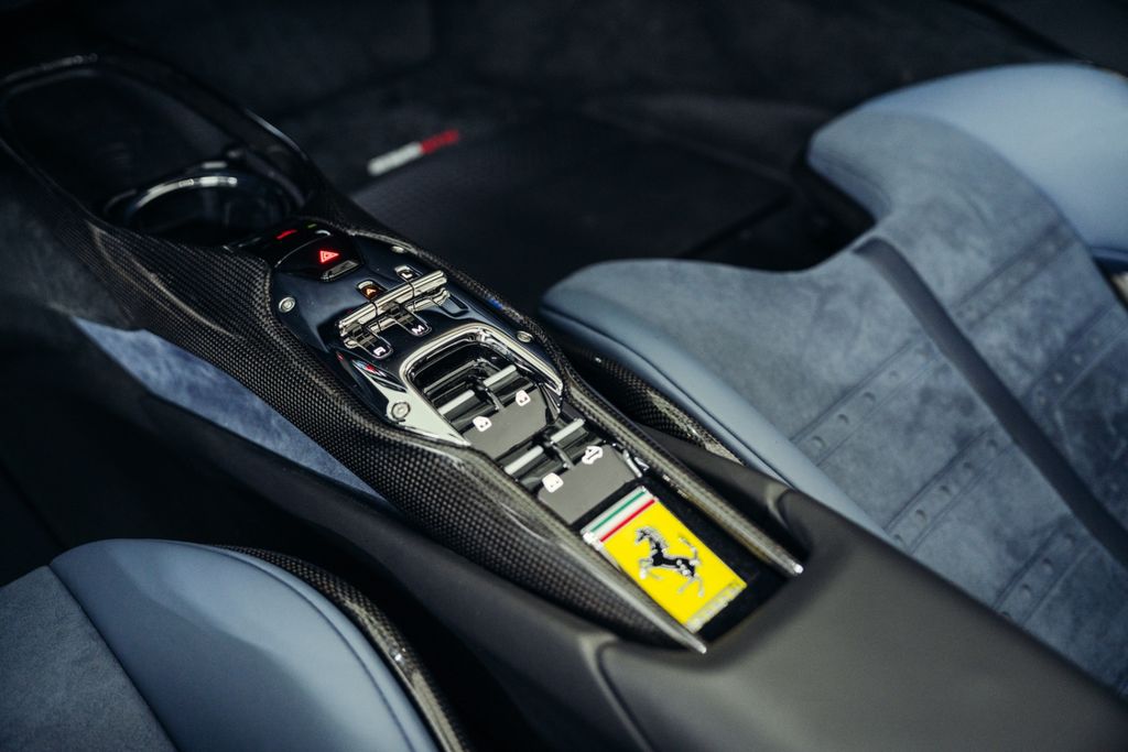 Ferrari 296 GTS 2024