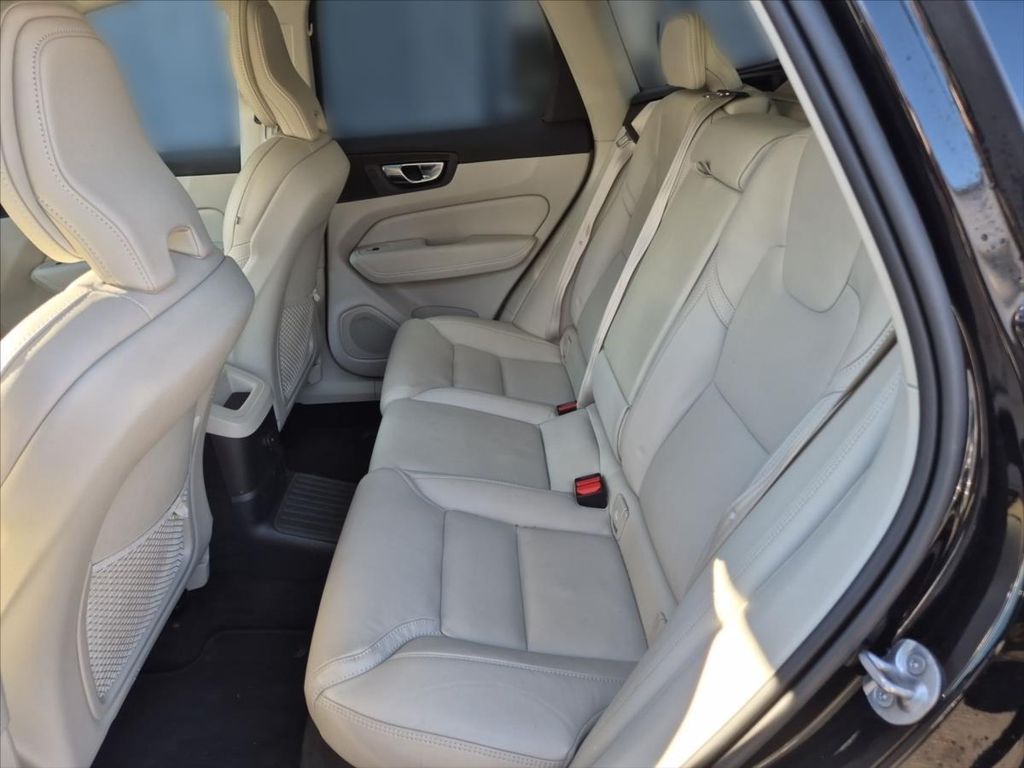 Volvo XC60 2022