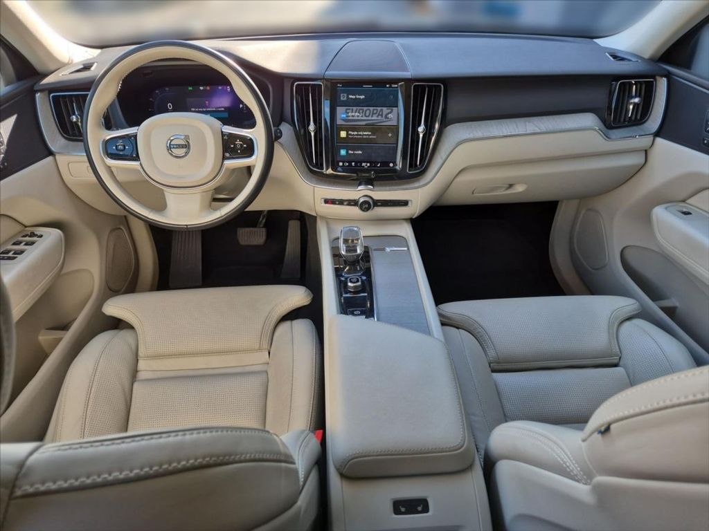 Volvo XC60 2022