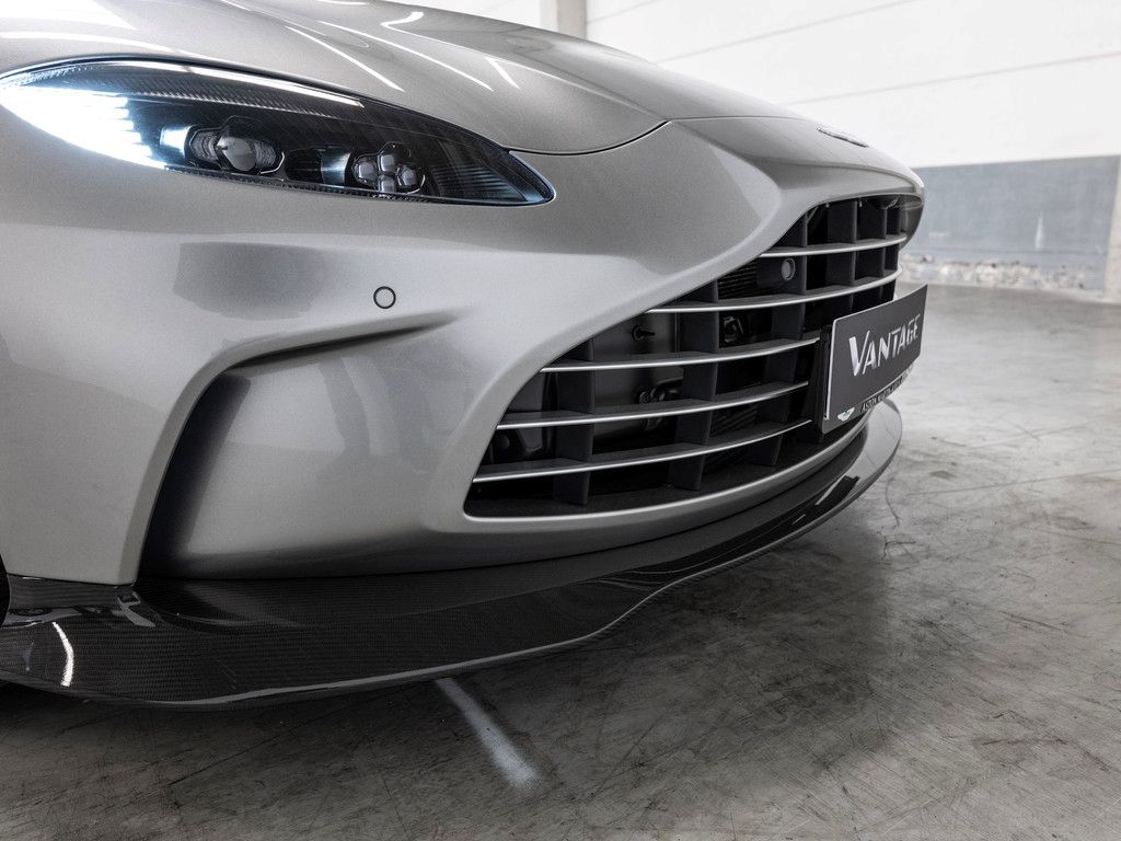 Aston Martin V12 Vantage 2024