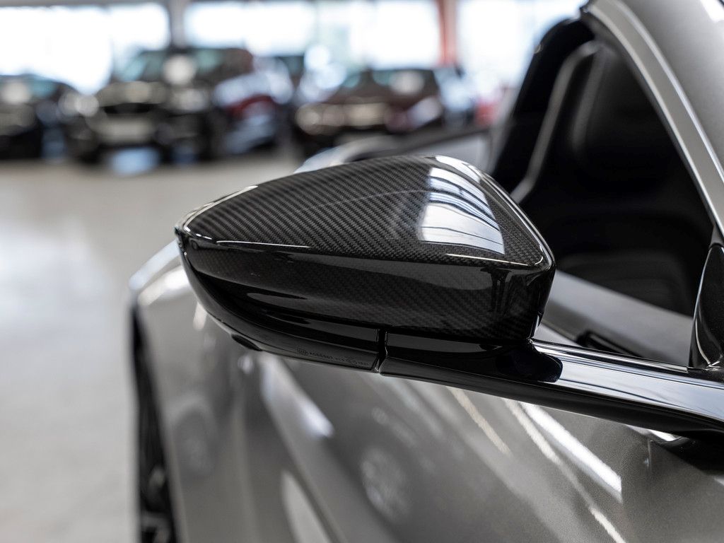 Aston Martin V12 Vantage 2024