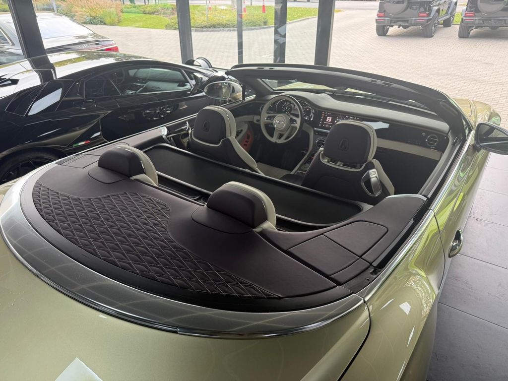 Bentley Continental GTC 2025