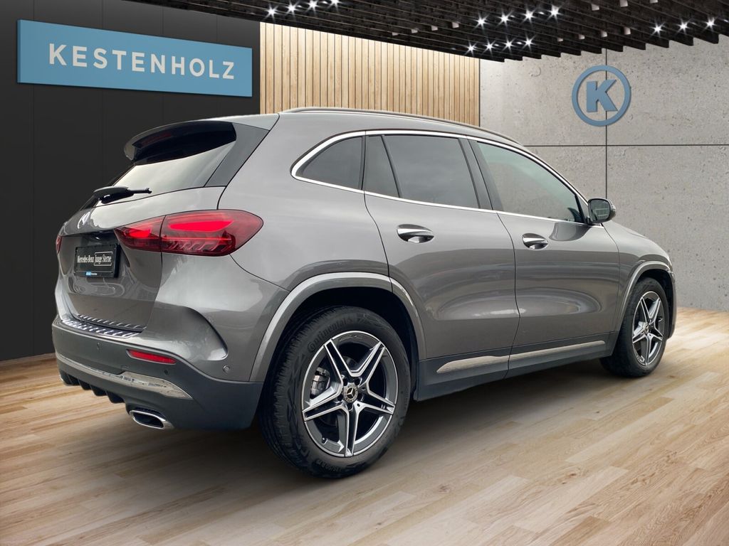 Mercedes-Benz GLA 200 2023