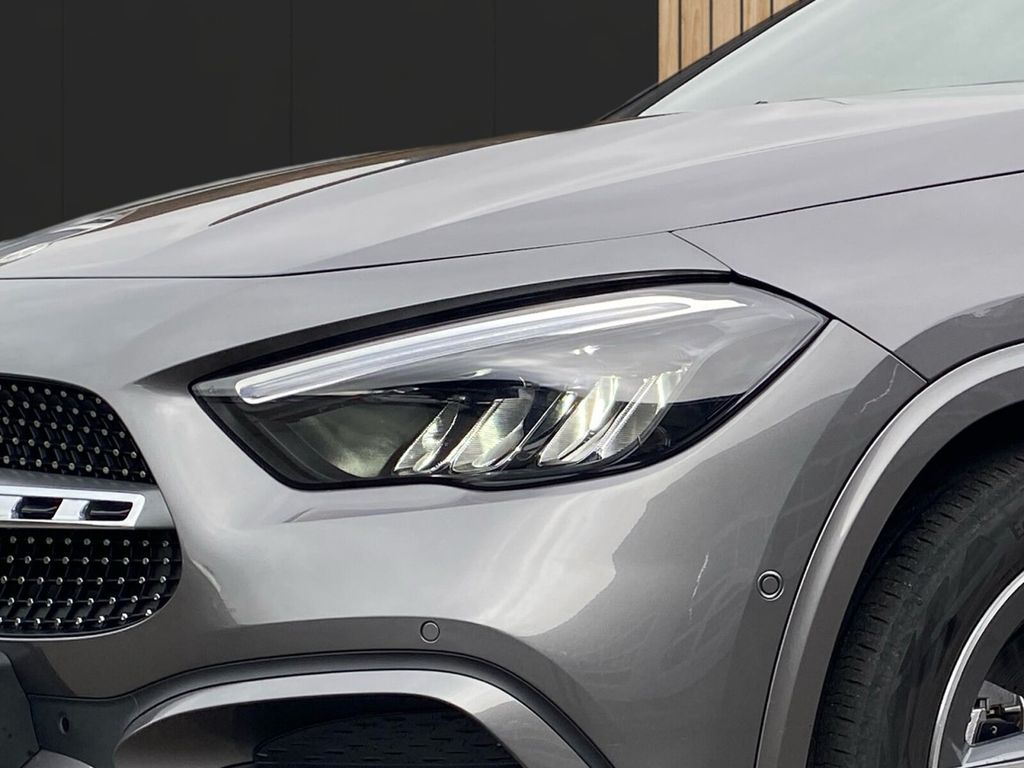 Mercedes-Benz GLA 200 2023