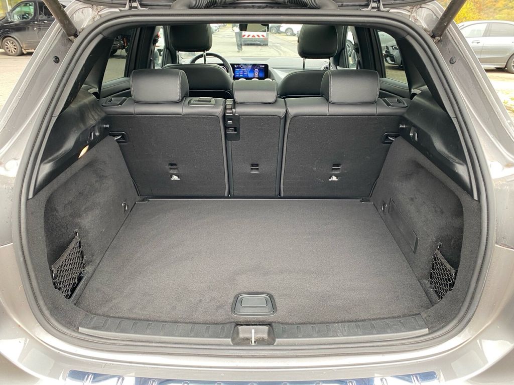 Mercedes-Benz GLA 200 2023