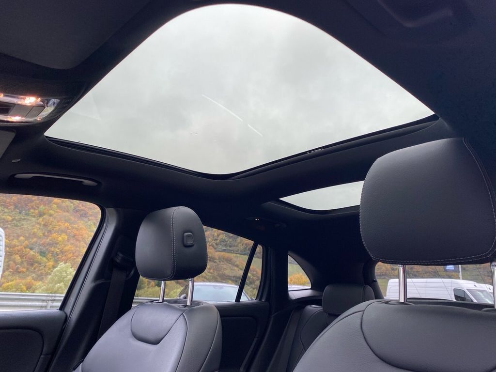 Mercedes-Benz GLA 200 2023