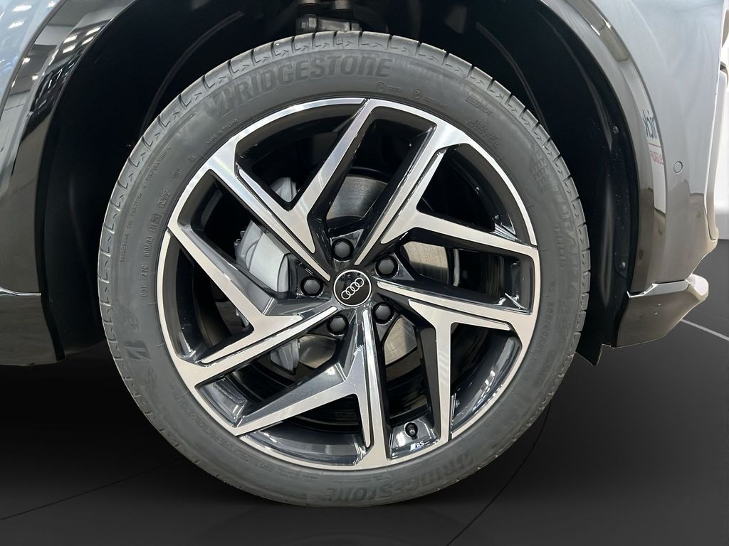 Audi Q6 e-tron 2025