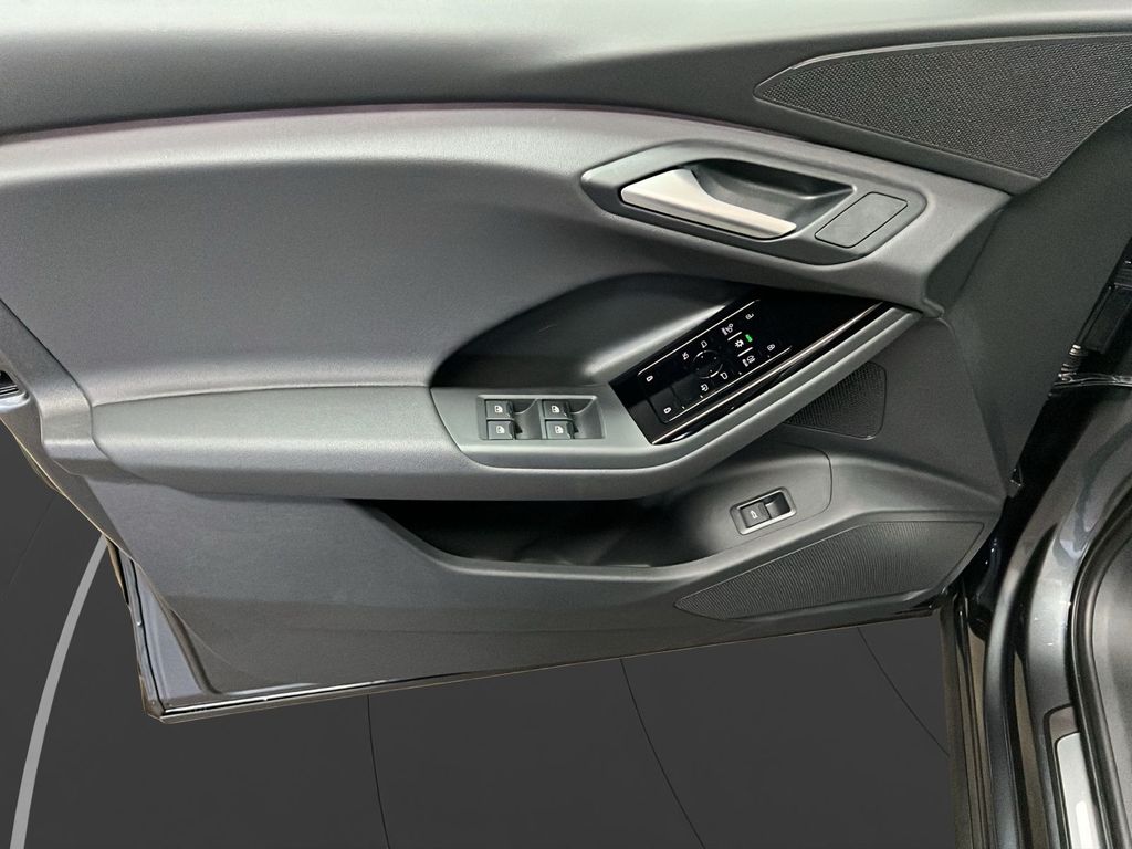 Audi Q6 e-tron 2025