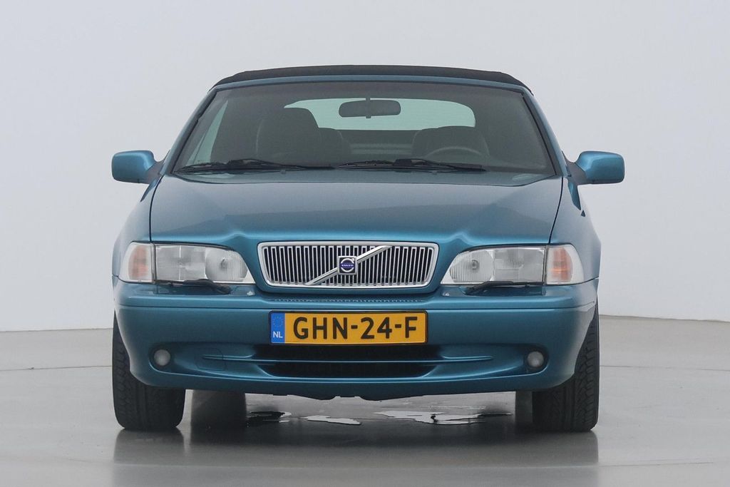 Volvo C70 2000