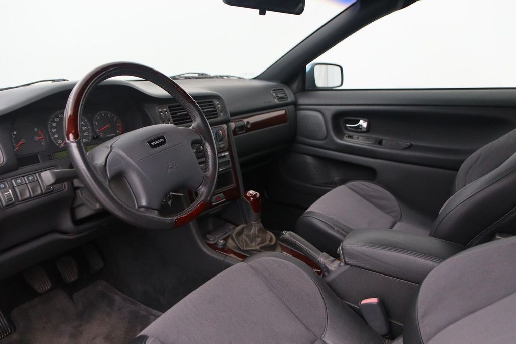 Volvo C70 2000