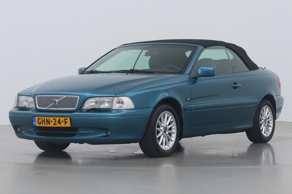 Volvo C70 2000