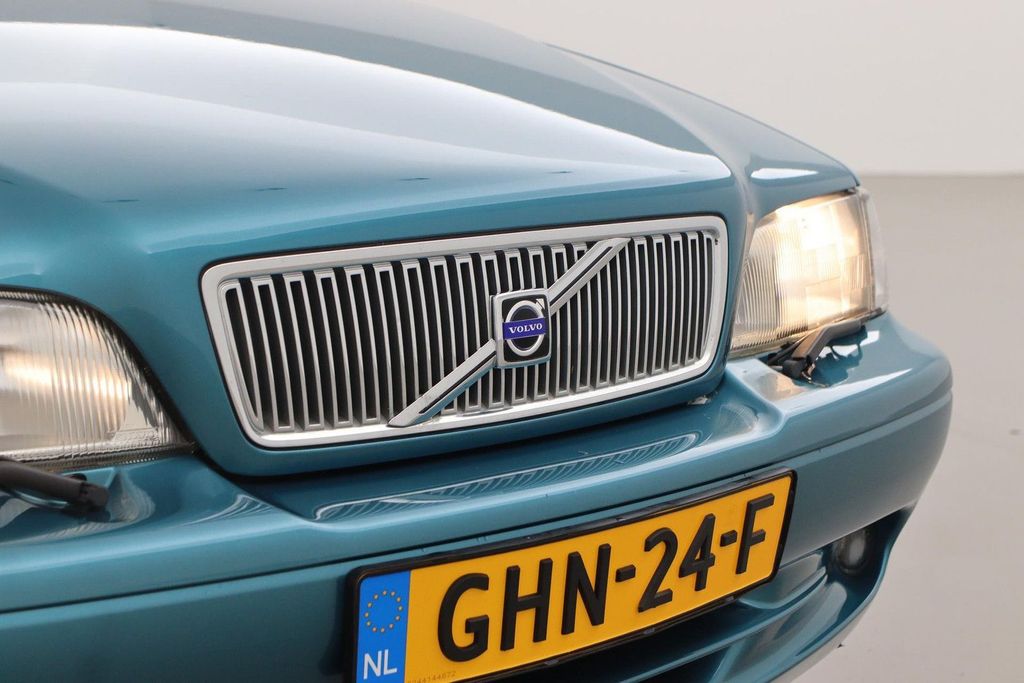 Volvo C70 2000
