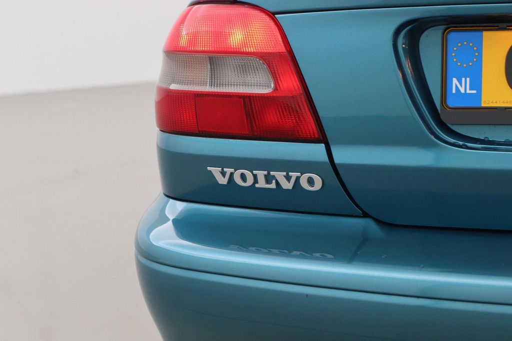 Volvo C70 2000