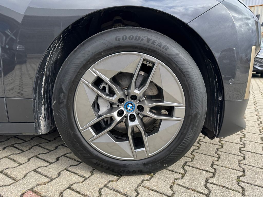 BMW iX 2022