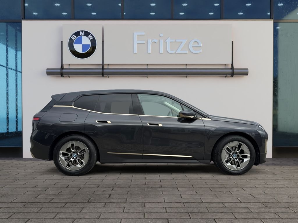 BMW iX 2022