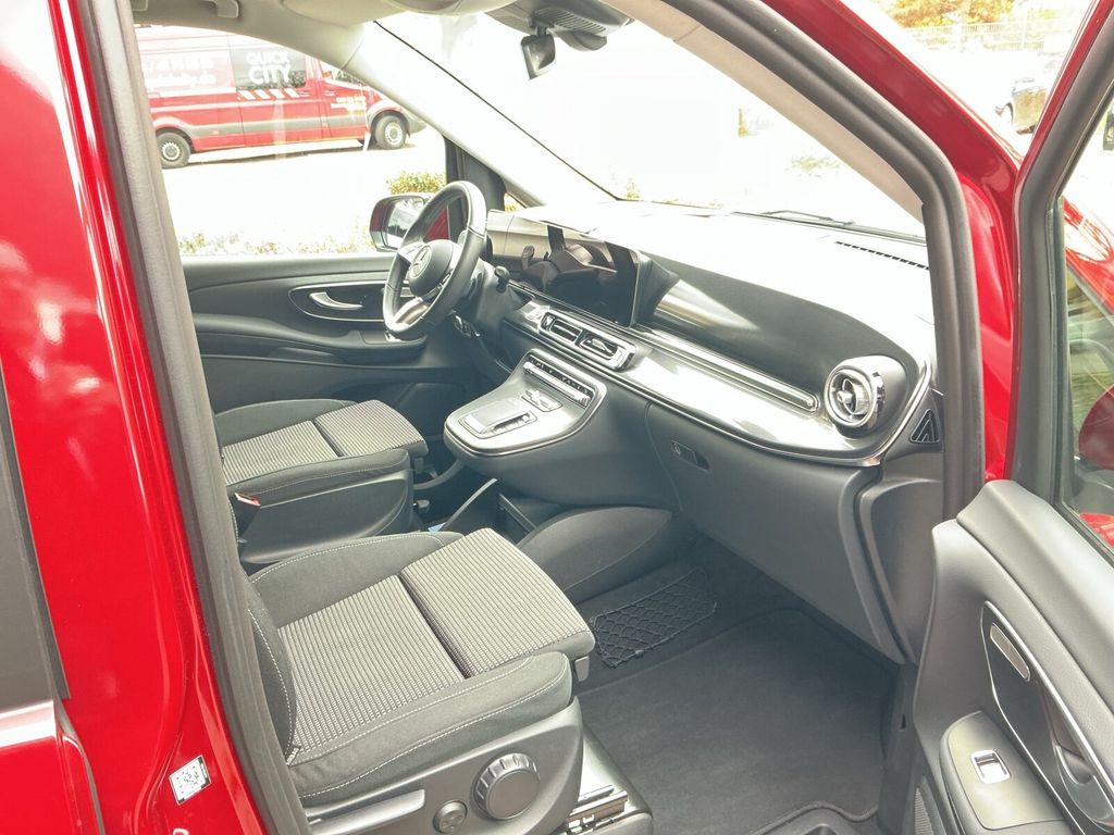 Mercedes-Benz V 220 2025