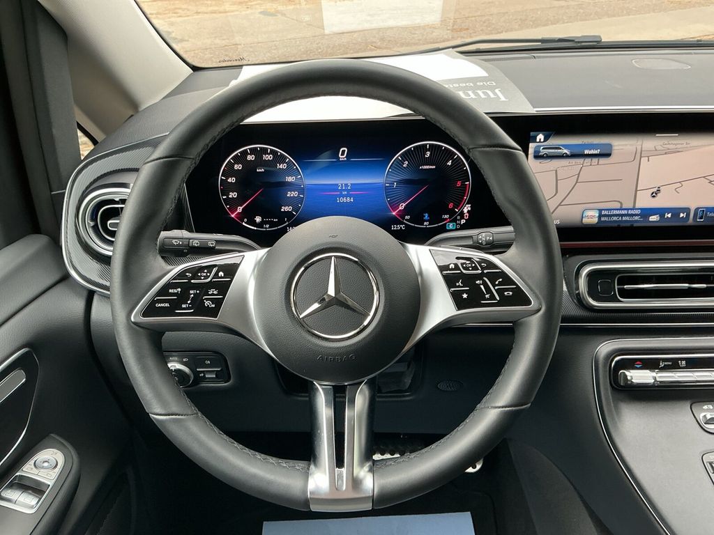 Mercedes-Benz V 220 2025