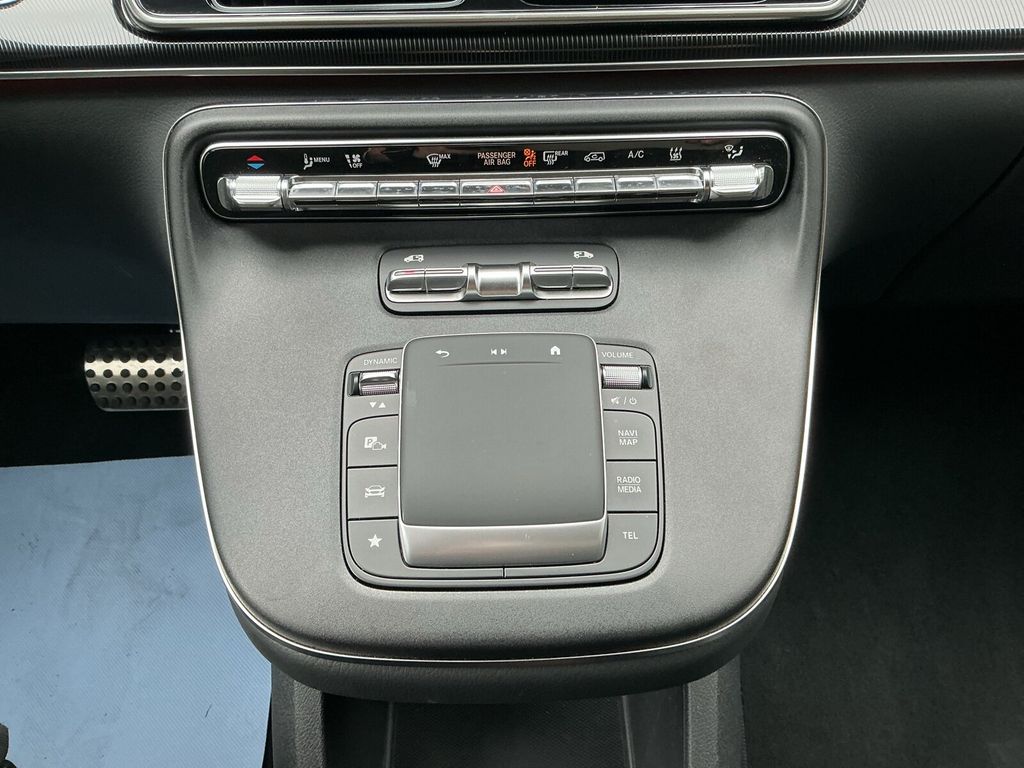 Mercedes-Benz V 220 2025