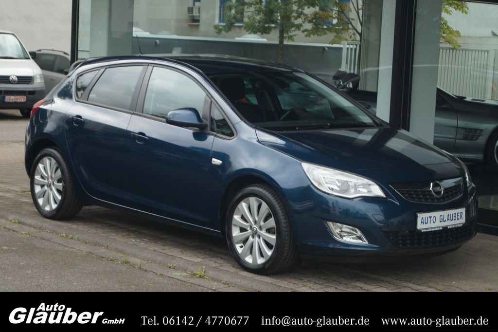 Opel Astra 2011