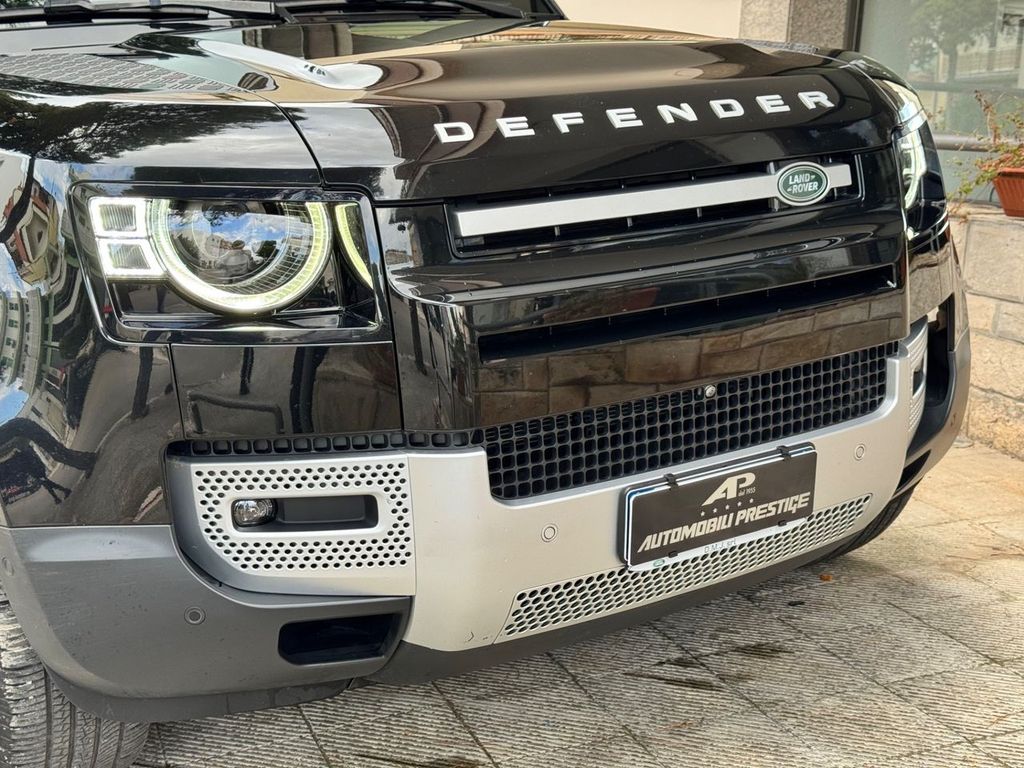 Land Rover Defender 2023