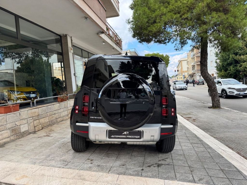 Land Rover Defender 2023