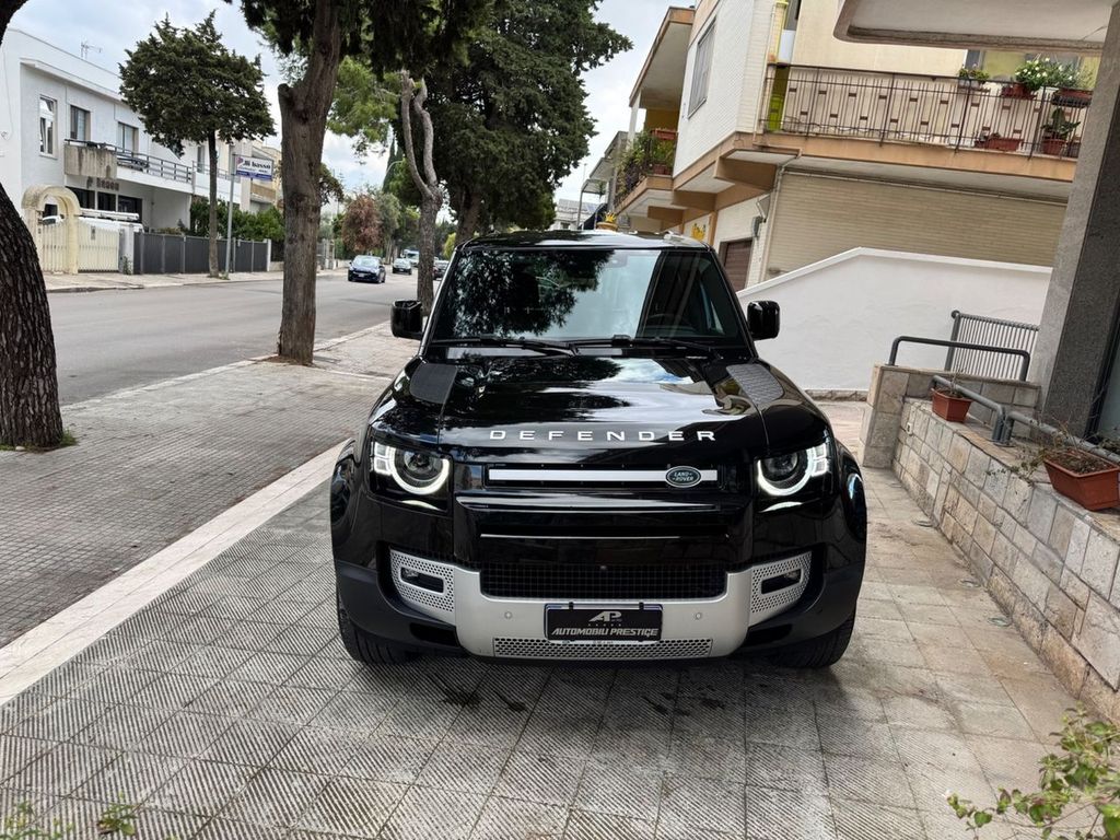Land Rover Defender 2023