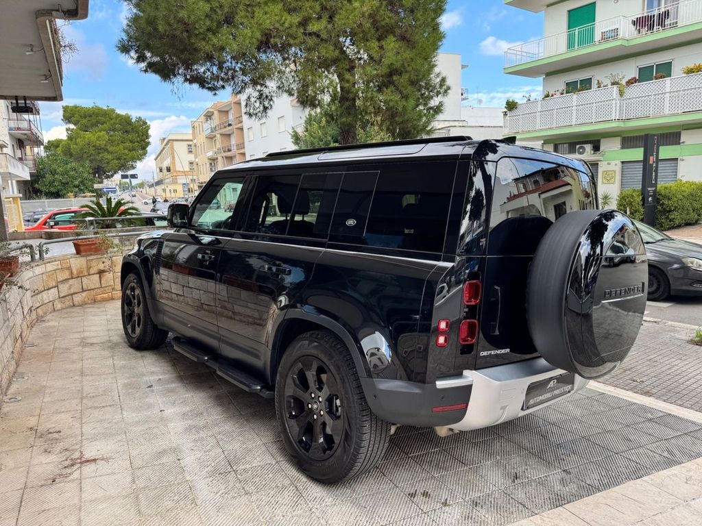 Land Rover Defender 2023