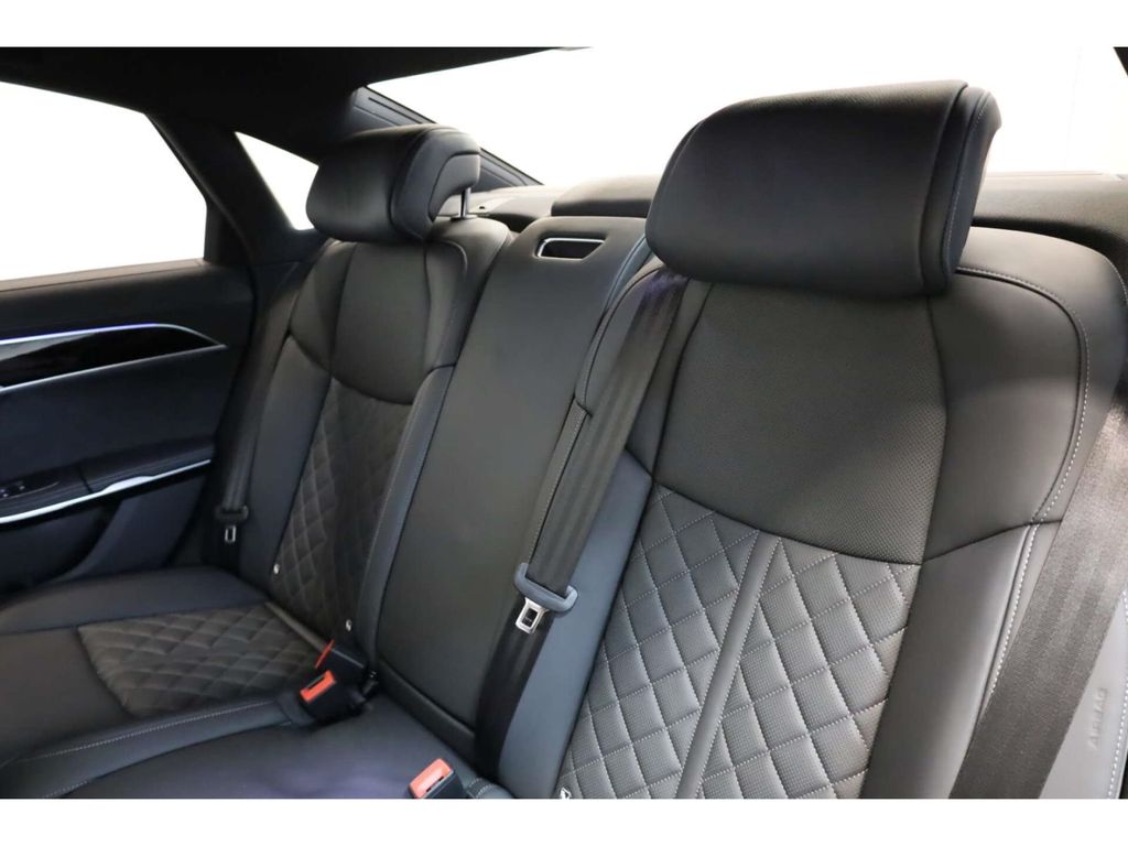 Audi A8 2022