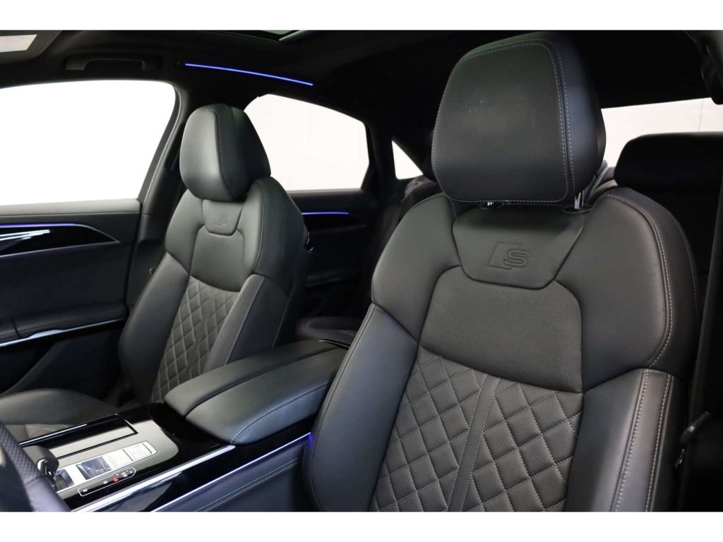 Audi A8 2022