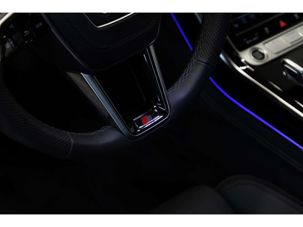 Audi A8 2022
