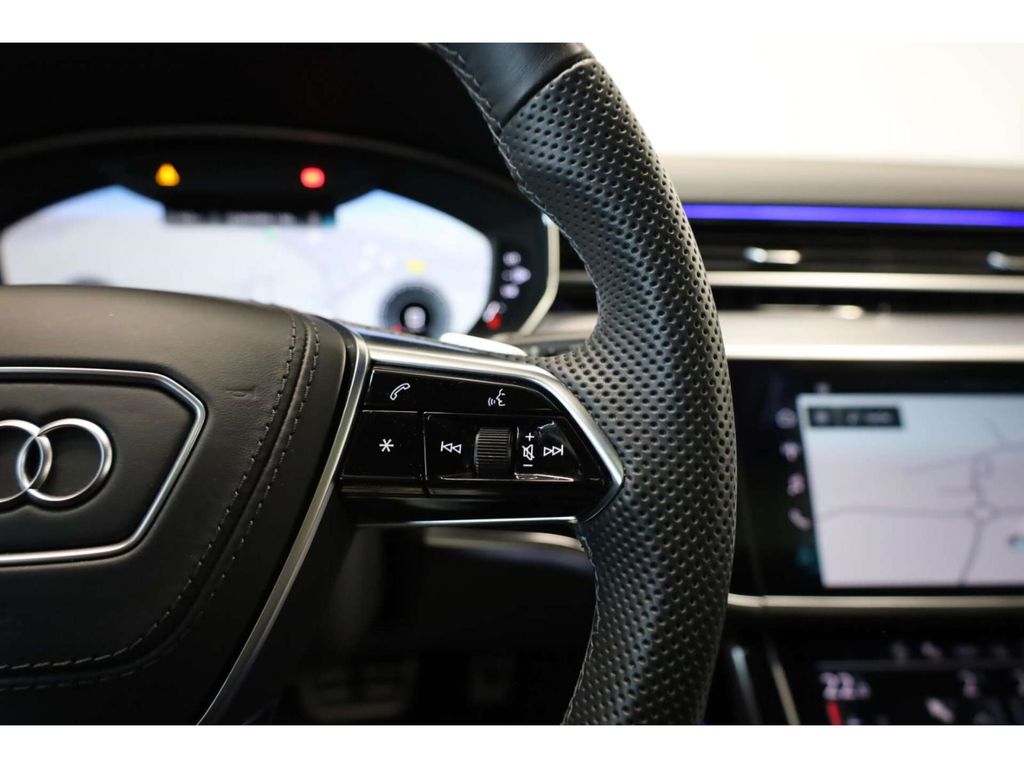 Audi A8 2022