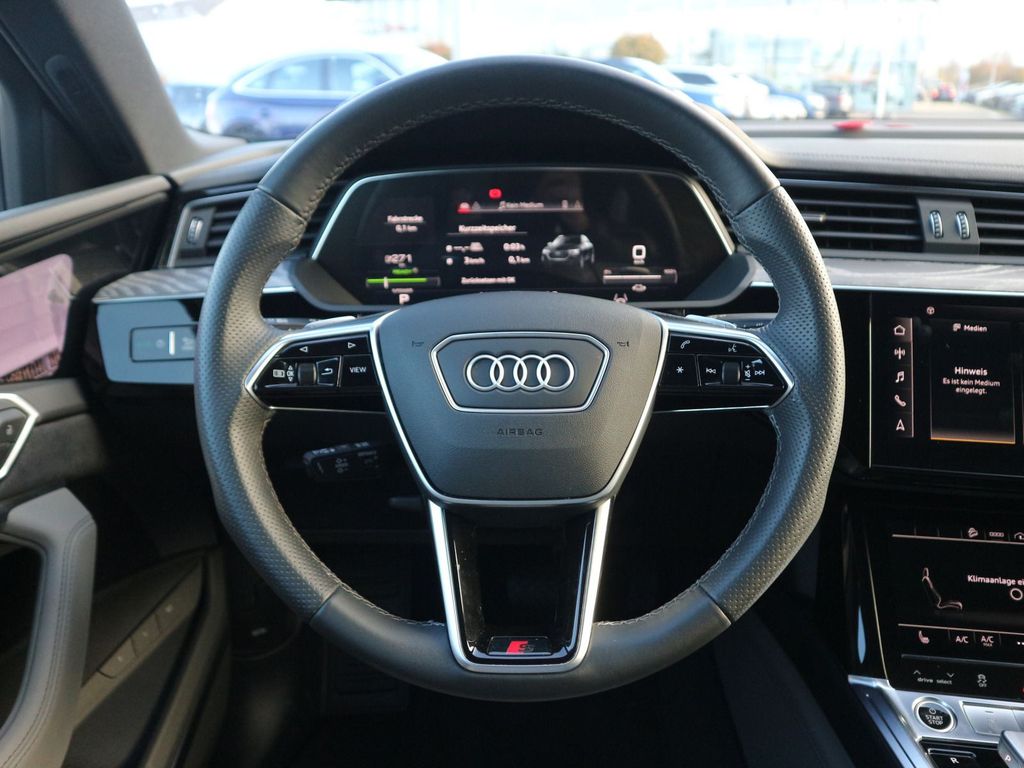 Audi e-tron 2022