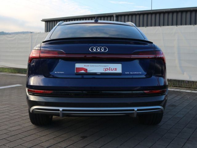 Audi e-tron 2022