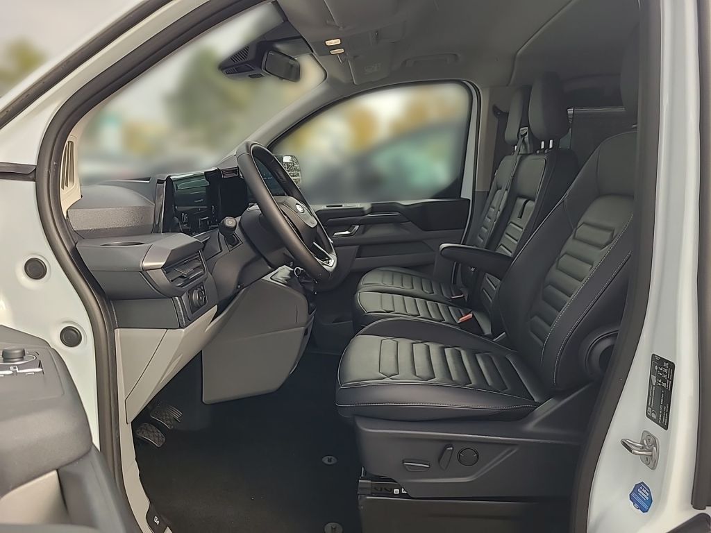 Ford Tourneo Custom 2025