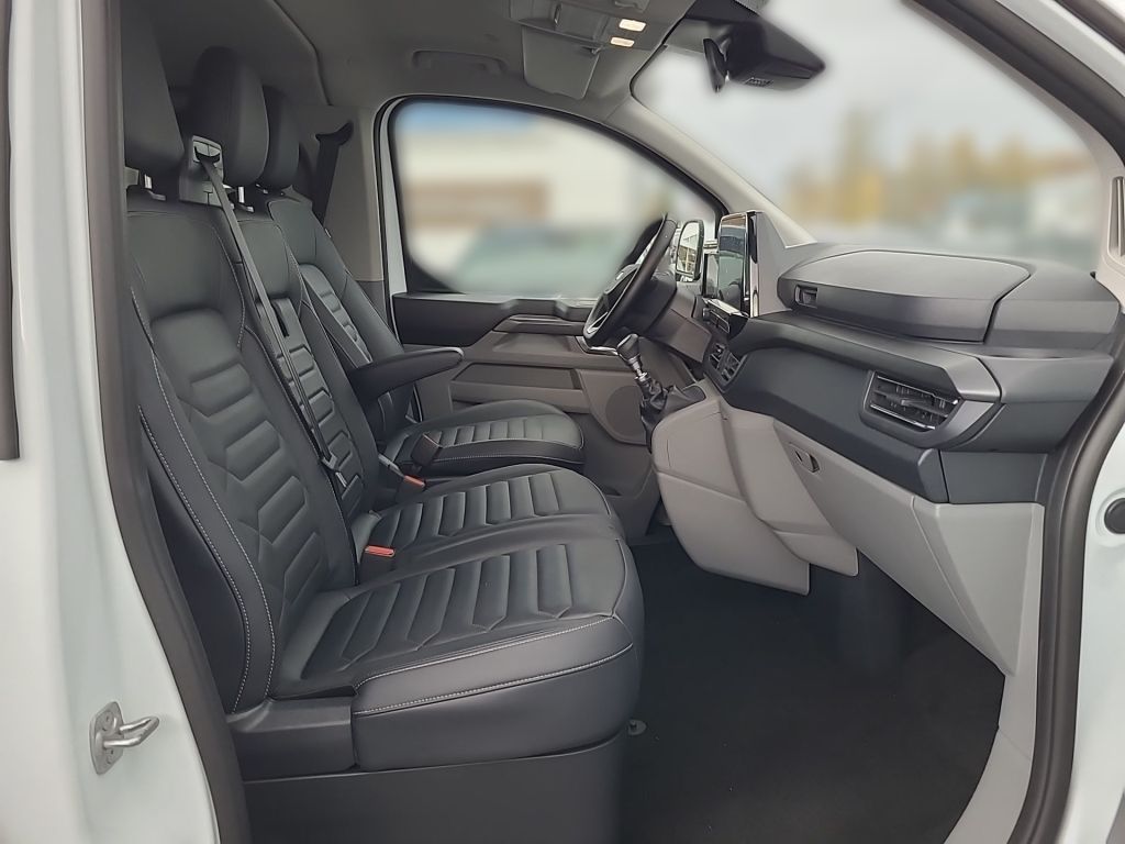 Ford Tourneo Custom 2025