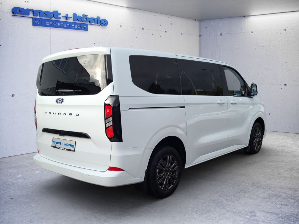 Ford Tourneo Custom 2025